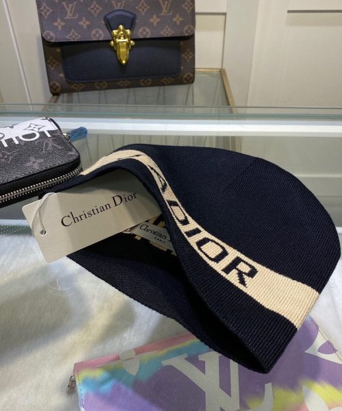 Dior Pompom Beanie In Black