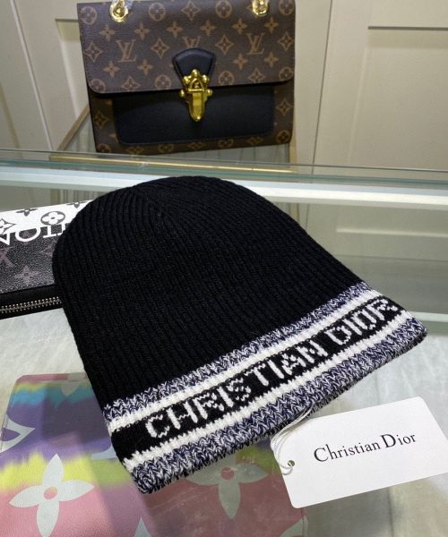 Dior Pompom Beanie In Black