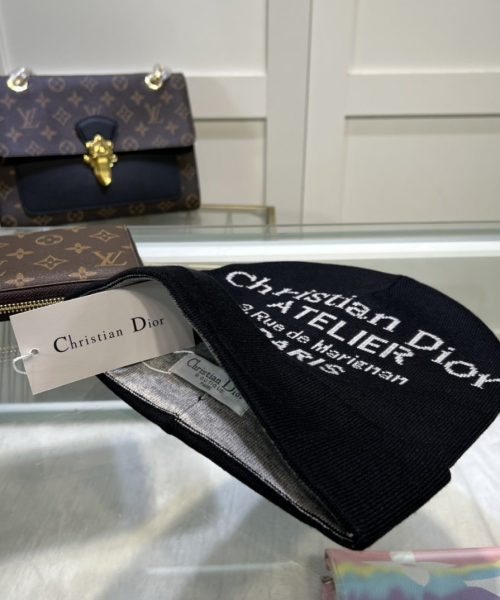 Dior Pompom Beanie In Black