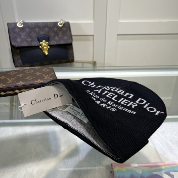 Dior Pompom Beanie In Black