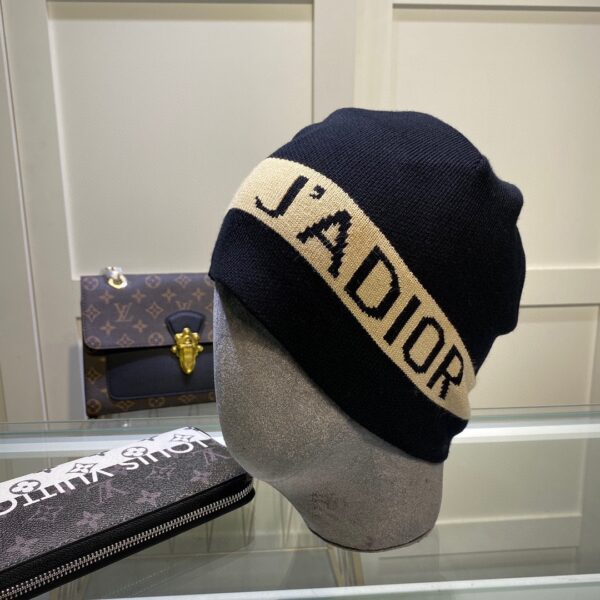 Dior Pompom Beanie In Black