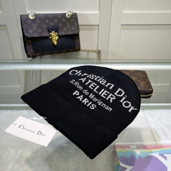 Dior Pompom Beanie In Black