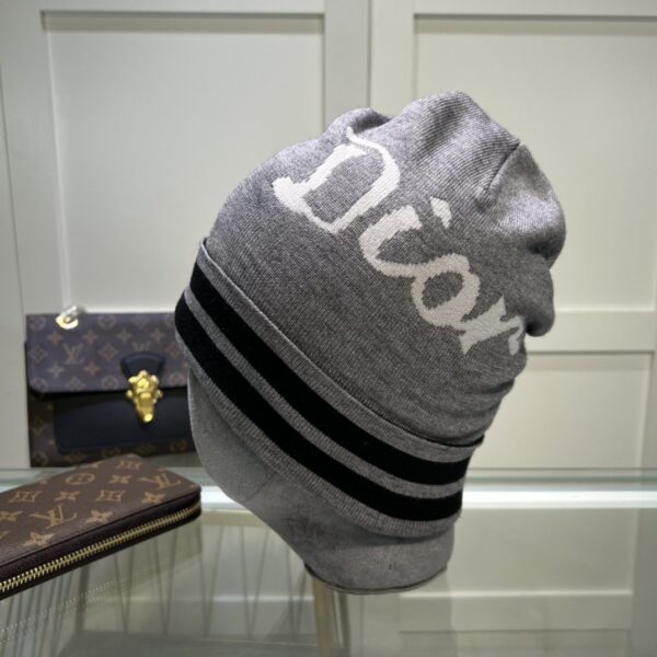 Dior Pompom Beanie In Grey
