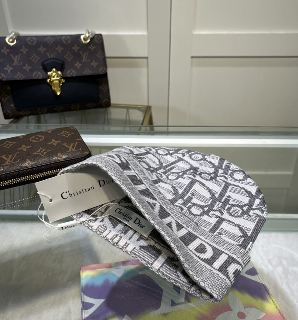 Dior Pompom Beanie In Grey