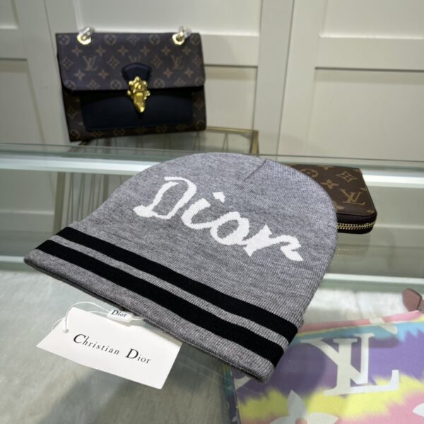Dior Pompom Beanie In Grey