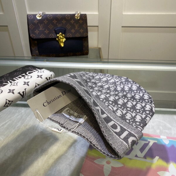 Dior Pompom Beanie In Grey