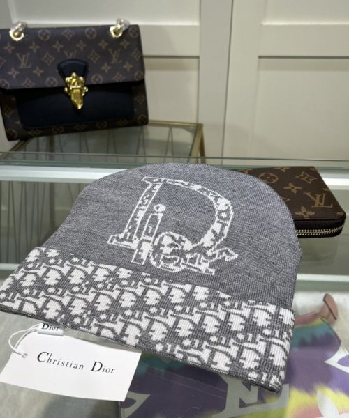 Dior Pompom Beanie In Grey
