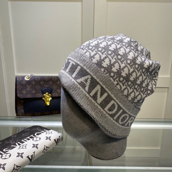 Dior Pompom Beanie In Grey