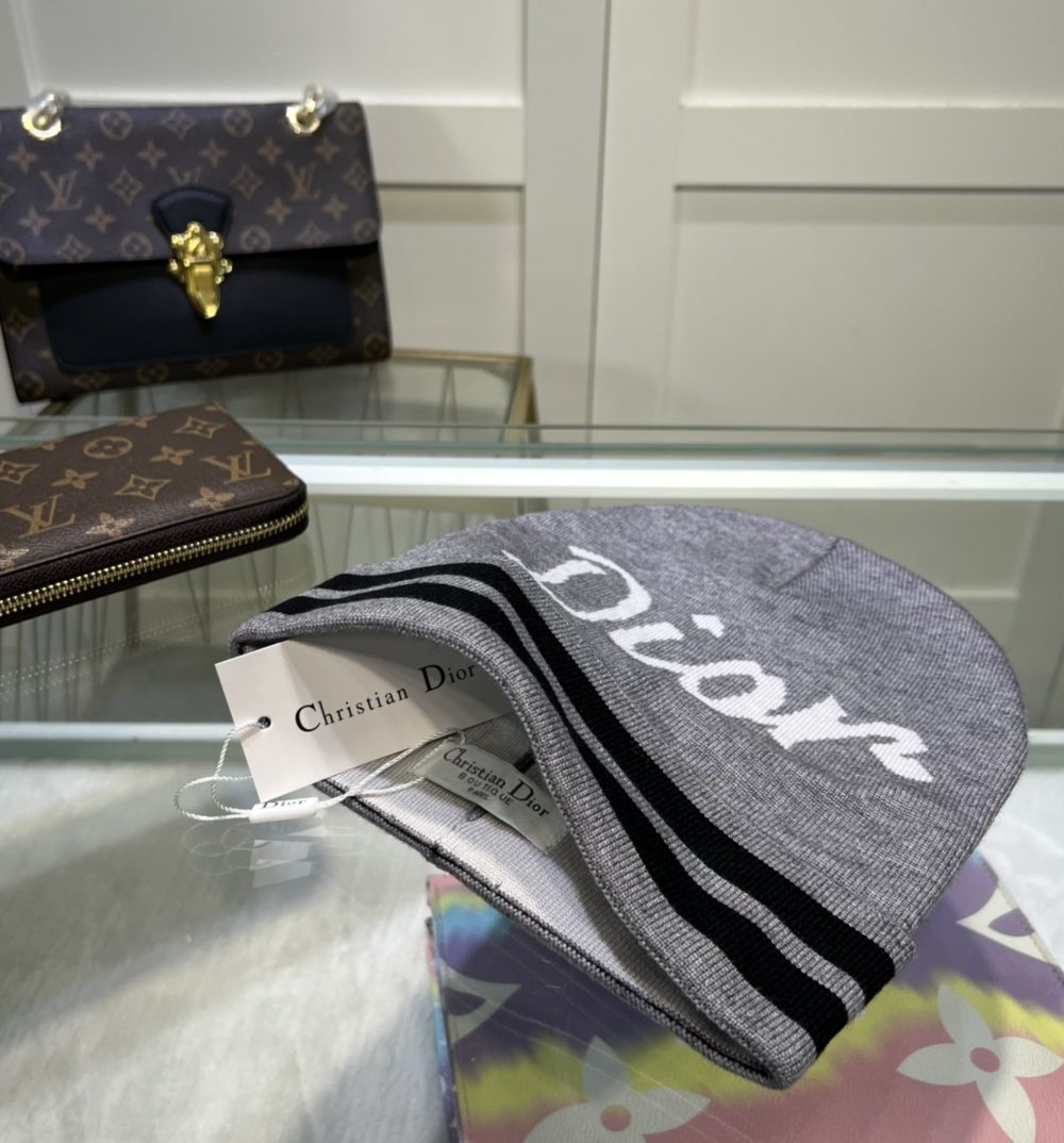 Dior Pompom Beanie In Grey