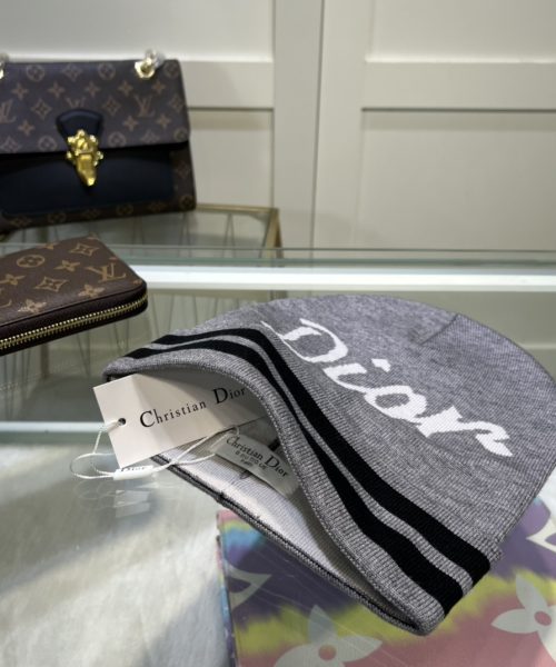 Dior Pompom Beanie In Grey
