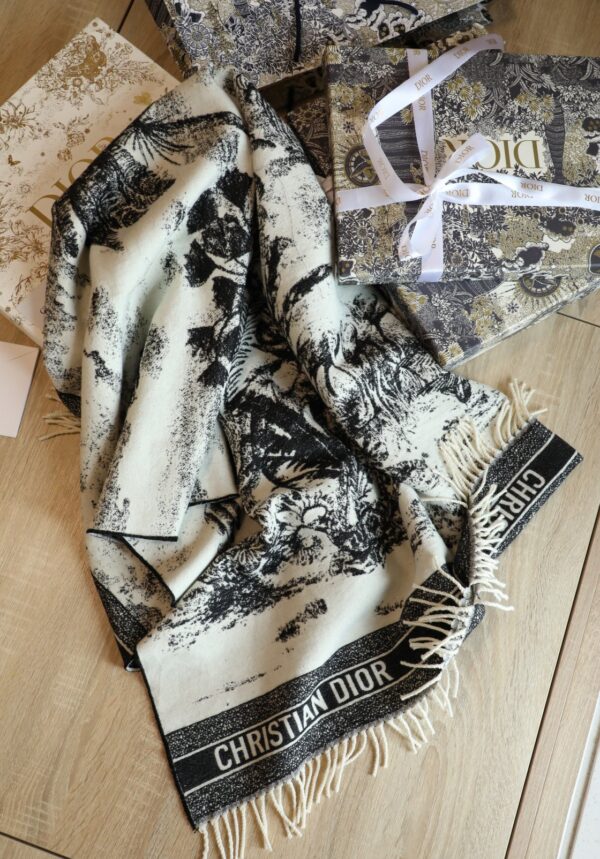 Dior Square Black and White Wool Scarf 150cm/59in 