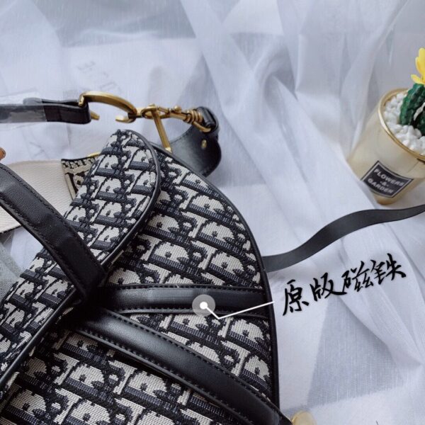 DM03 - Dior Women's Fashion Bag