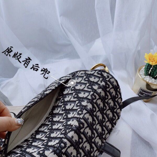 DM03 - Dior Women's Fashion Bag