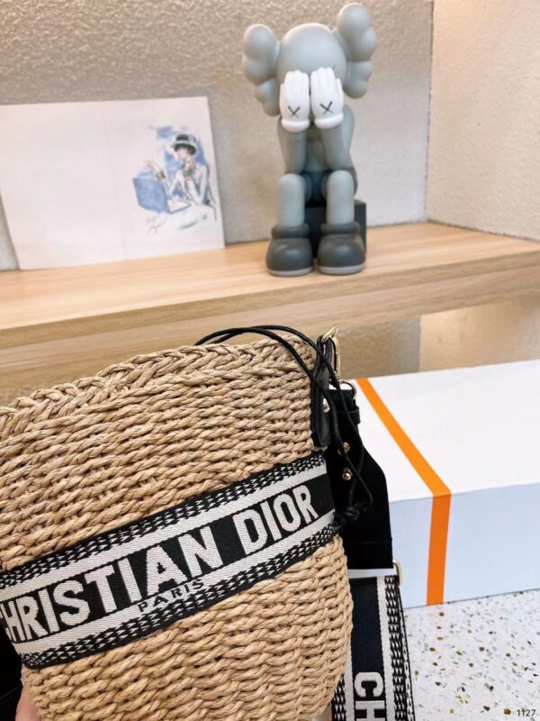 DM5020 - Dior Women's Fashion Bag