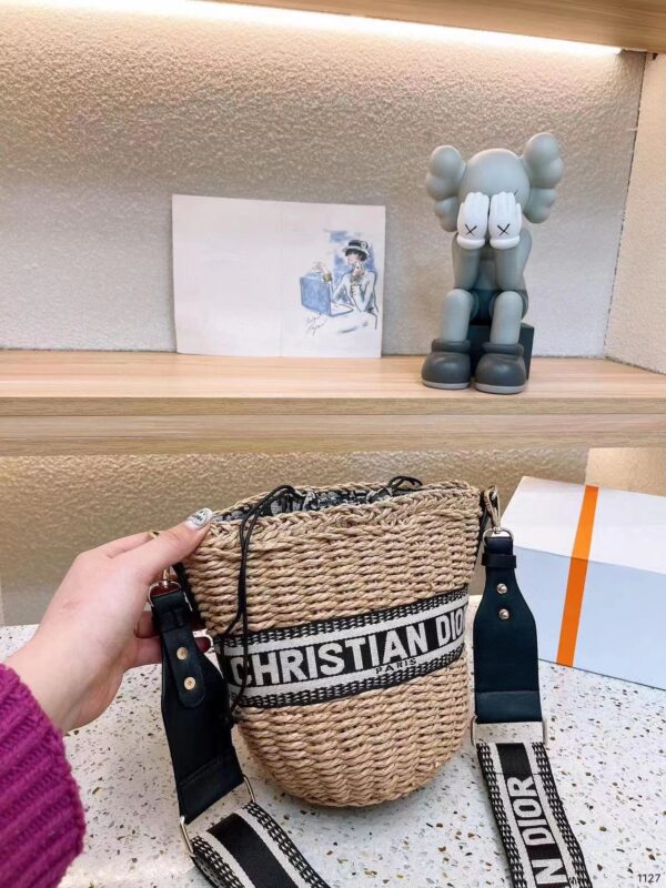 DM5020 - Dior Women's Fashion Bag