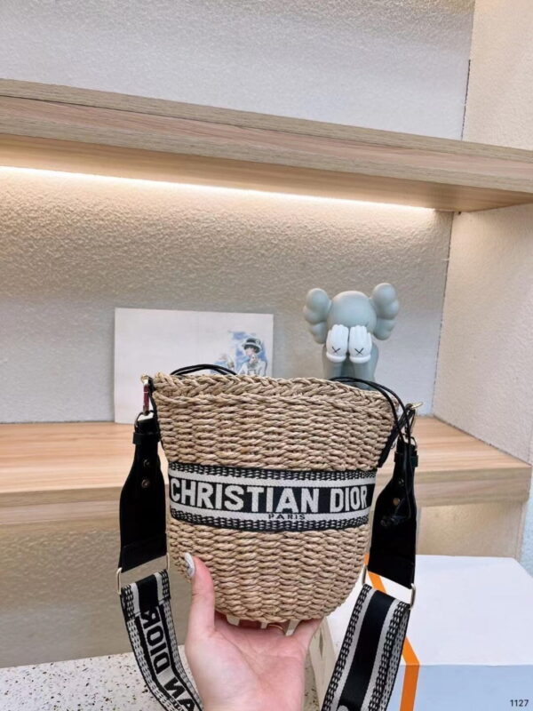 DM5020 - Dior Women's Fashion Bag