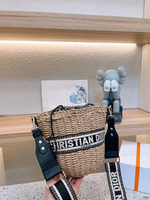 DM5020 - Dior Women's Fashion Bag