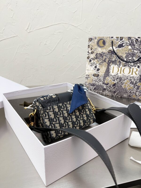 DM5036 - Dior Women's Fashion Bag