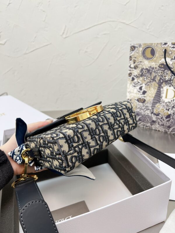DM5036 - Dior Women's Fashion Bag