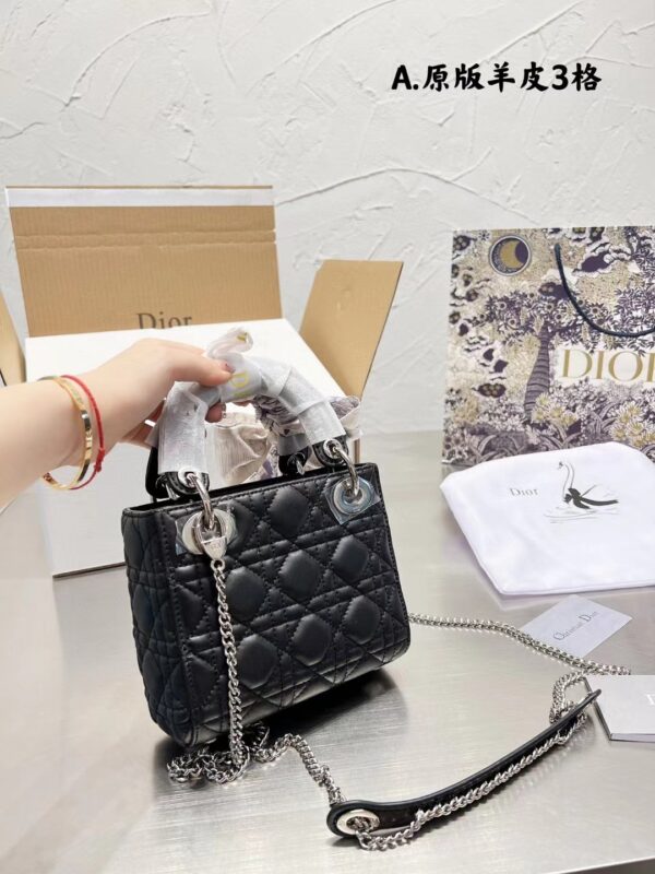 DM51 - Dior Women's Fashion Bag