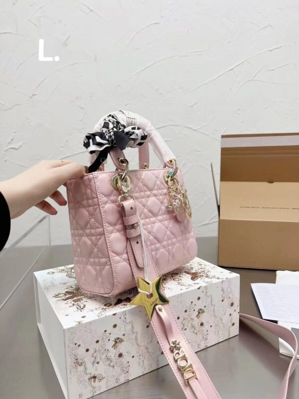 DM51 - Dior Women's Fashion Bag