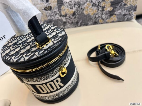 DM52 - Dior Women's Fashion Bag