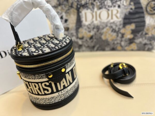DM52 - Dior Women's Fashion Bag
