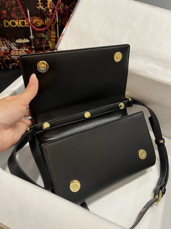 Dolce & Gabbana 3.5 Clutch Black For Women 8.3in/21cm DG BB7082AW57680999