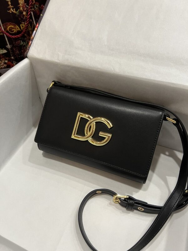 Dolce & Gabbana 3.5 Clutch Black For Women 8.3in/21cm DG BB7082AW57680999