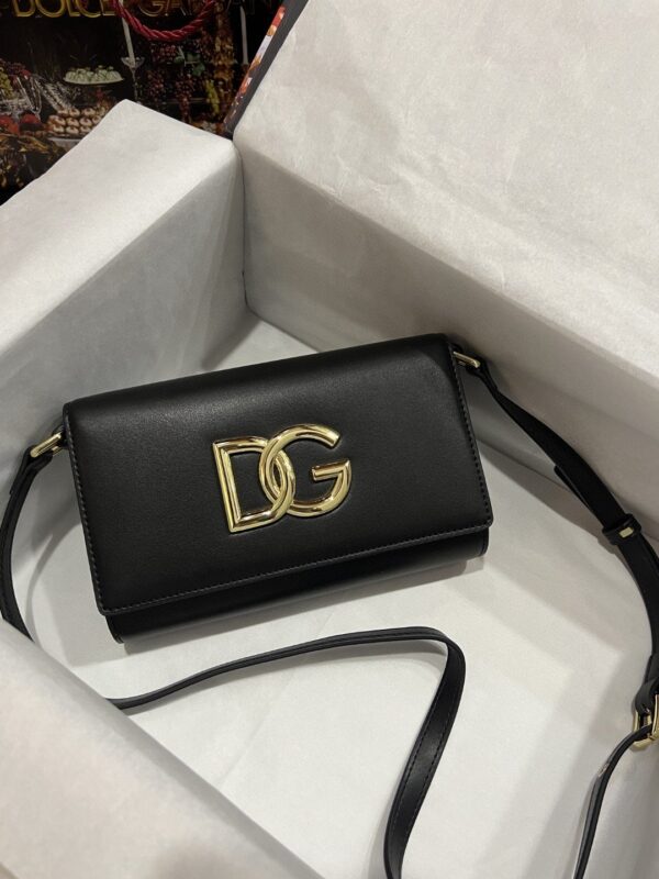 Dolce & Gabbana 3.5 Clutch Black For Women 8.3in/21cm DG BB7082AW57680999