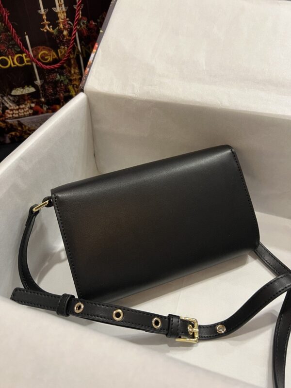 Dolce & Gabbana 3.5 Clutch Black For Women 8.3in/21cm DG BB7082AW57680999