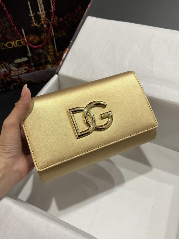 Dolce & Gabbana 3.5 Clutch Gold For Women 8.3in/21cm DG