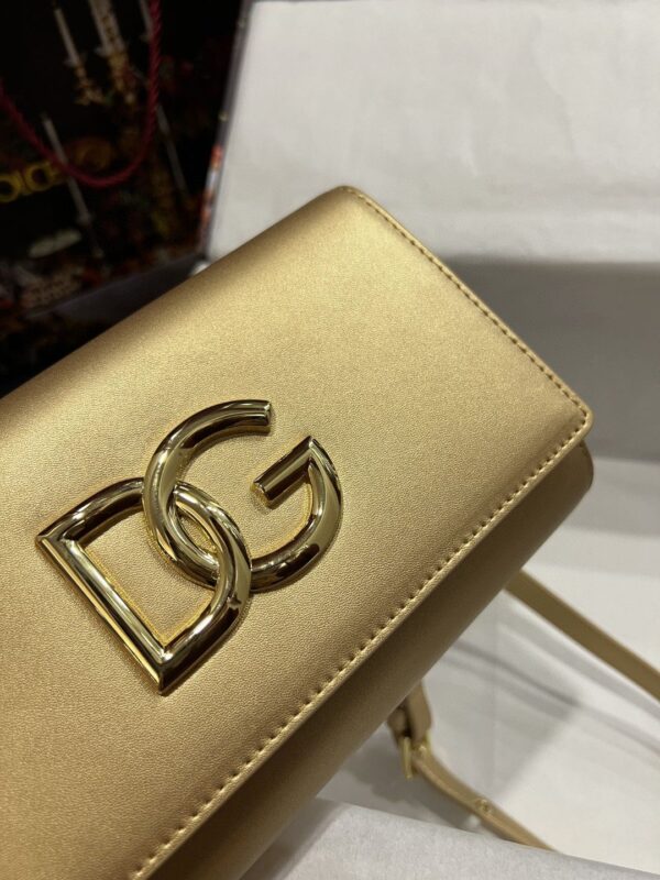 Dolce & Gabbana 3.5 Clutch Gold For Women 8.3in/21cm DG