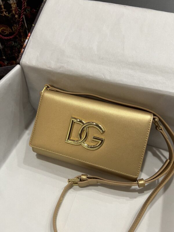 Dolce & Gabbana 3.5 Clutch Gold For Women 8.3in/21cm DG
