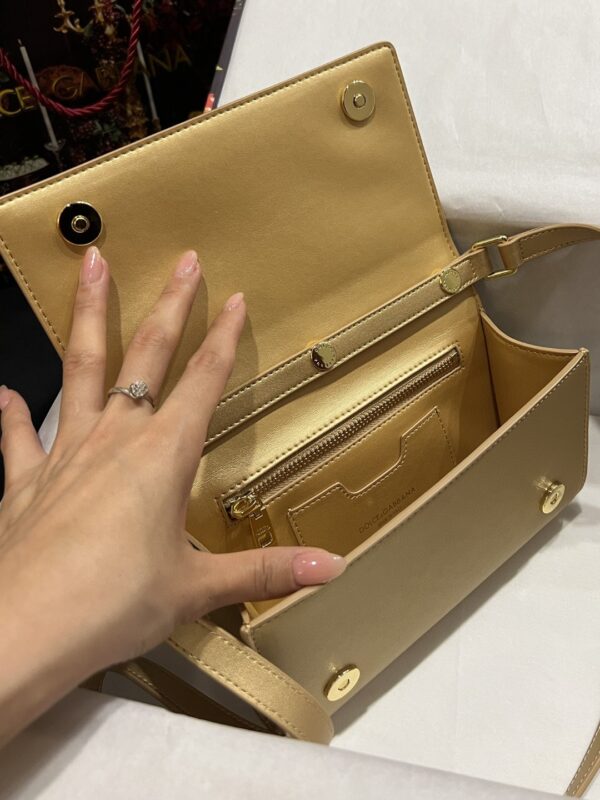Dolce & Gabbana 3.5 Clutch Gold For Women 8.3in/21cm DG
