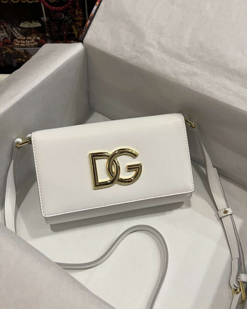 Dolce & Gabbana 3.5 Clutch White For Women 8.3in/21cm DG BB7082AW57680002