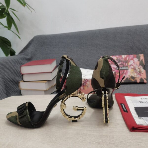 Dolce & Gabbana Baroque DG Sandals In Camouflage Patchwork Multicolour For Women DG Shoes CR0739AY8438N913