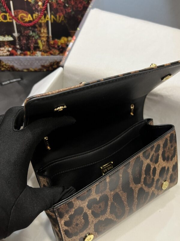 Dolce & Gabbana Nappa DG Girls Shoulder Bag Leo Print For Women 8.3in/21cm DG