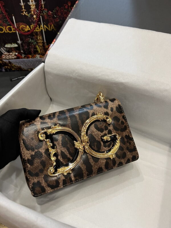 Dolce & Gabbana Nappa DG Girls Shoulder Bag Leo Print For Women 8.3in/21cm DG
