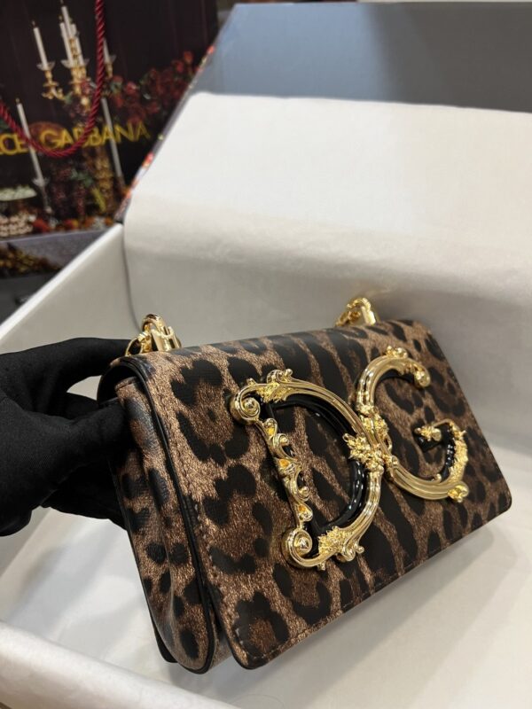 Dolce & Gabbana Nappa DG Girls Shoulder Bag Leo Print For Women 8.3in/21cm DG