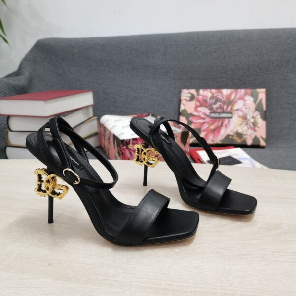 Dolce & Gabbana Patent Sandals Black For Women DG Shoes