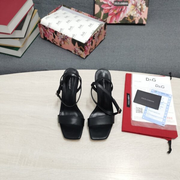 Dolce & Gabbana Patent Sandals Black For Women DG Shoes