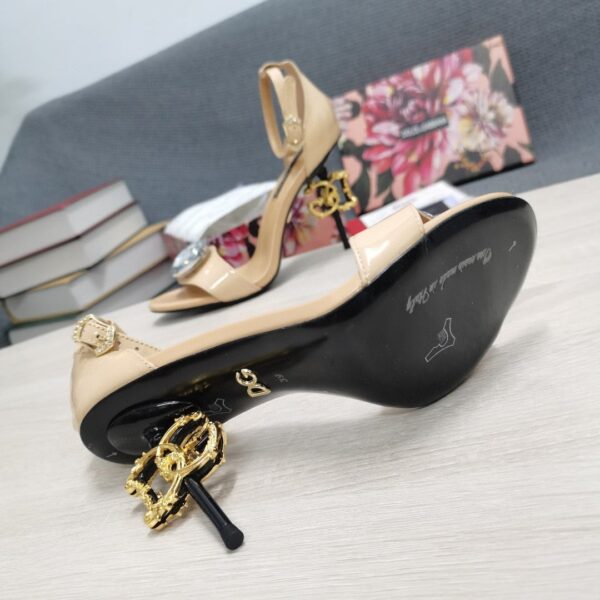 Dolce & Gabbana Polished Sandals Beige For Women DG Shoes