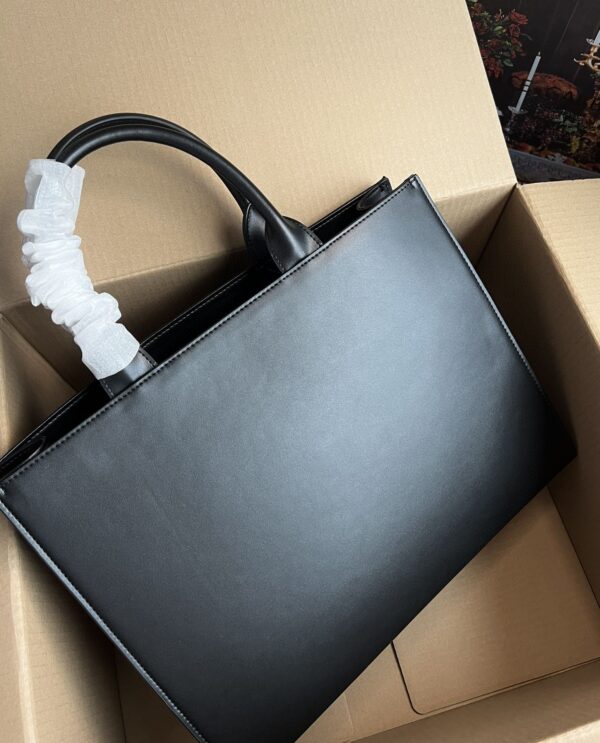 Dolce & Gabbana Small DG Daily Shopper With DG Logo Print Black For Women 14.6in/37cm DG BB7023AQ276HNSXI