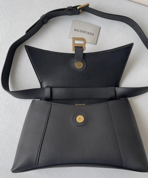 Downtown Small Shoulder Bag In Black For Women 11.8in/30cm 67135329S1M1000