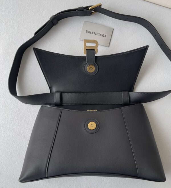 Downtown Small Shoulder Bag In Black For Women 11.8in/30cm 67135329S1M1000