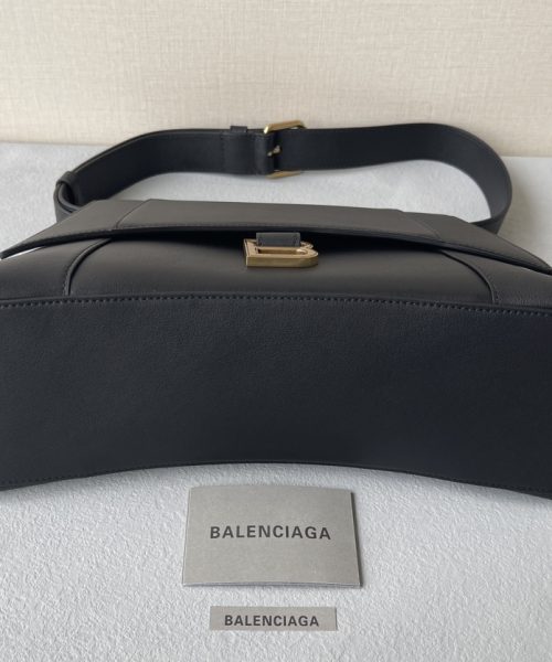Downtown Small Shoulder Bag In Black For Women 11.8in/30cm 67135329S1M1000