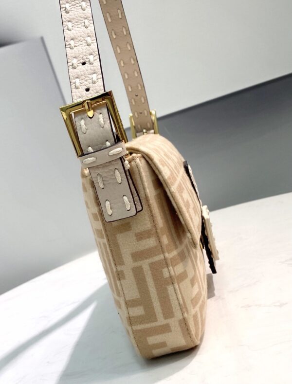 1:1 Replica Fendi Baguette 1997 Wool Bag Beige For Women, Women's Handbags, Shoulder Bags 10.6in/27cm FF 8BR792