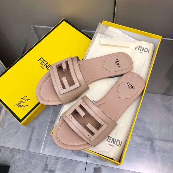 Fendi Baguette Beige For Women FF
