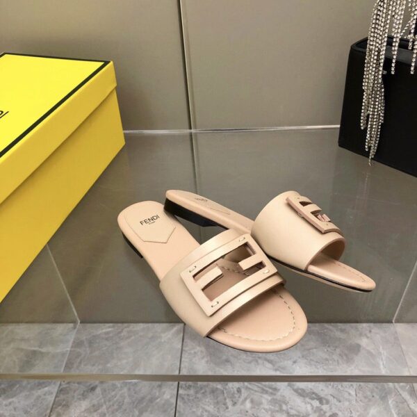 Fendi Baguette Beige For Women FF